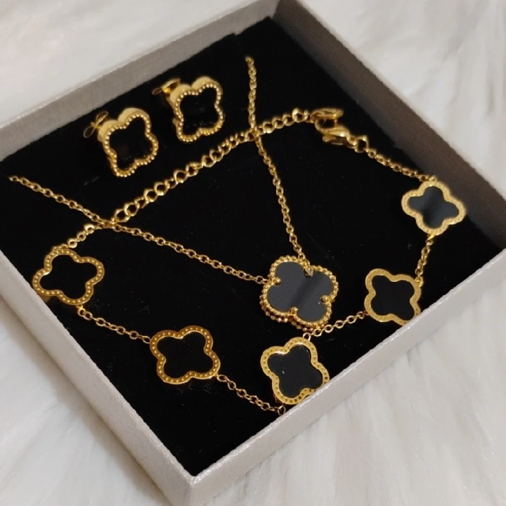 SALE!New 18kt Gold Plated Gold/Black 4 Leaf Clover Necklace Bracelet Earring Set - Picture 12 of 15